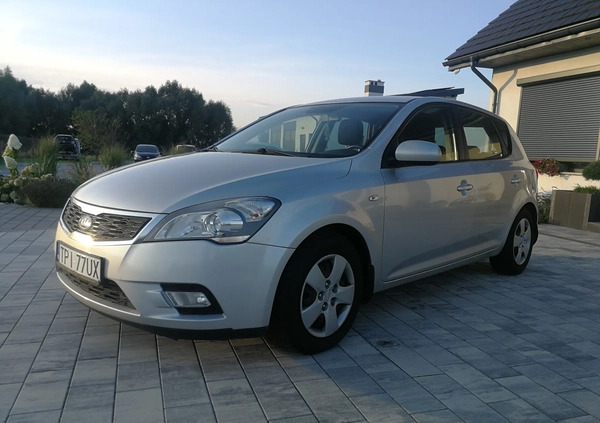 Kia Ceed cena 16800 przebieg: 207402, rok produkcji 2010 z Sieradz małe 172